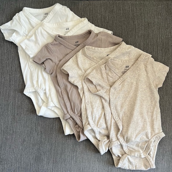 Like New H&M Baby Wrapover Bodysuits (Set of 5) - Picture 1 of 11
